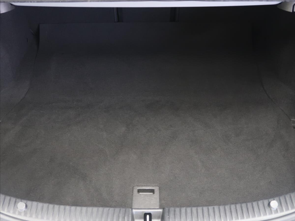Mercedes-Benz Třídy C Sedan / Limuzína 2,1 l 125 kw