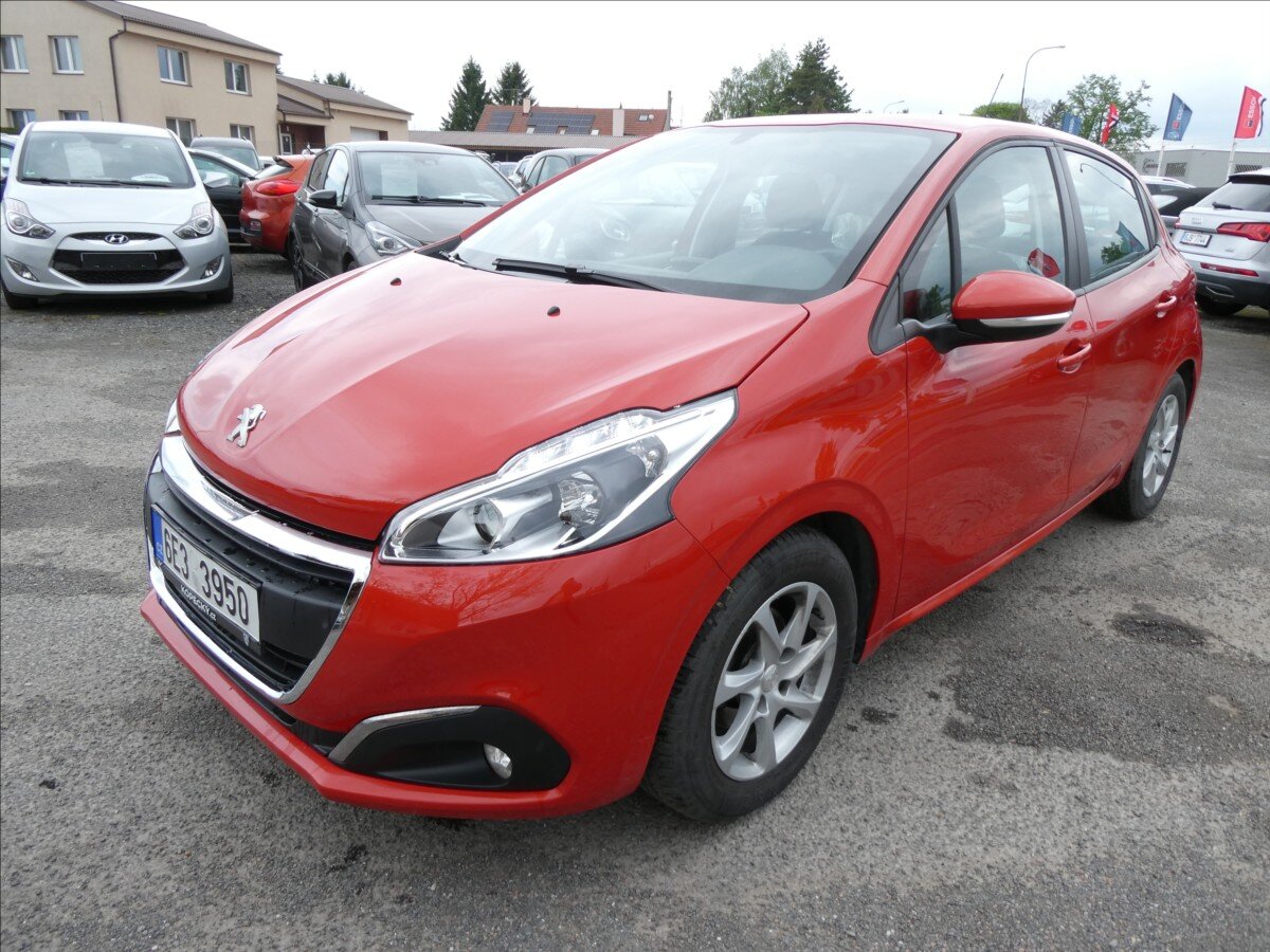 Peugeot 208 Hatchback 1,2 l 61 kw