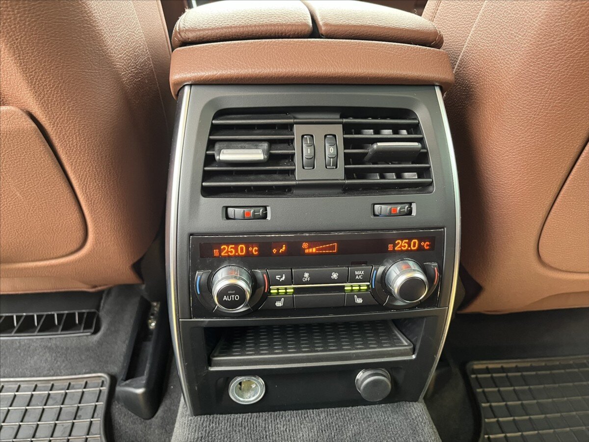 BMW Řada 5 Sedan 3,0 l 190 kw