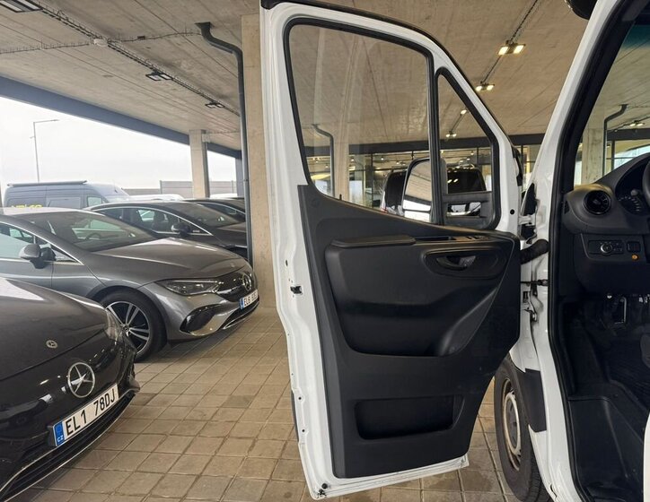 Mercedes-Benz Sprinter 8