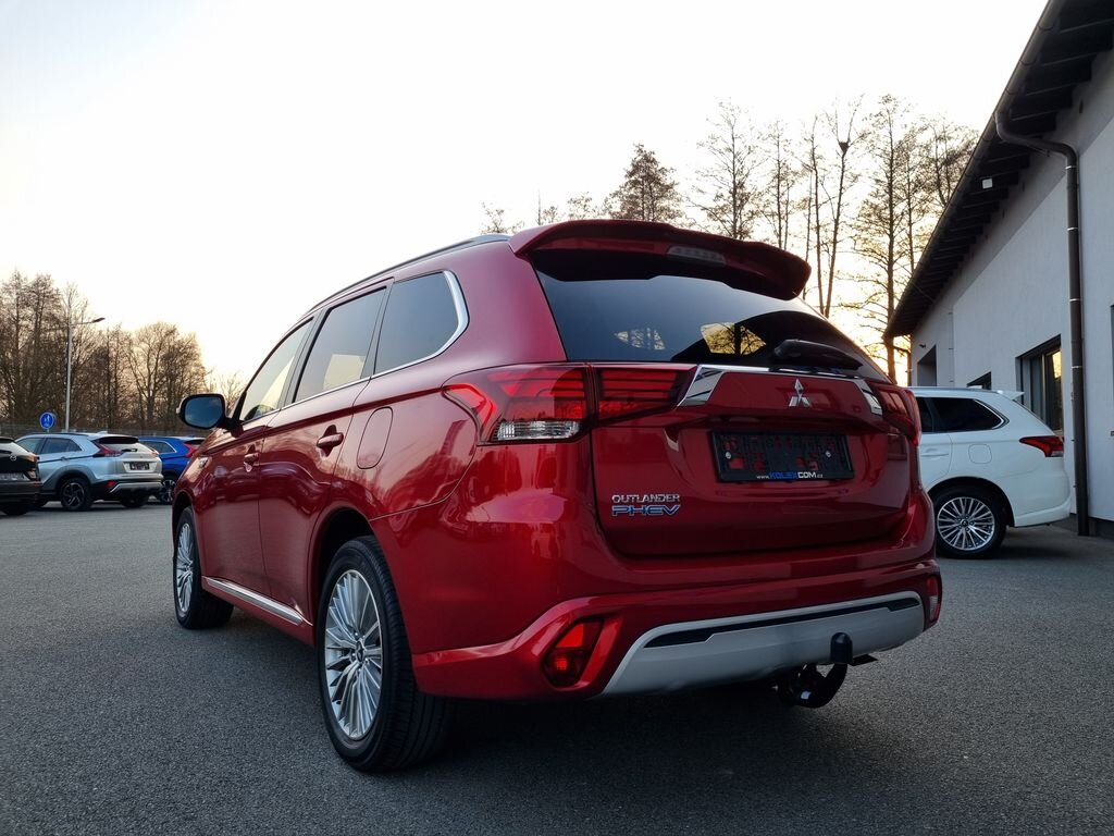 Mitsubishi Outlander SUV / Terénní 2,4 l 165 kw