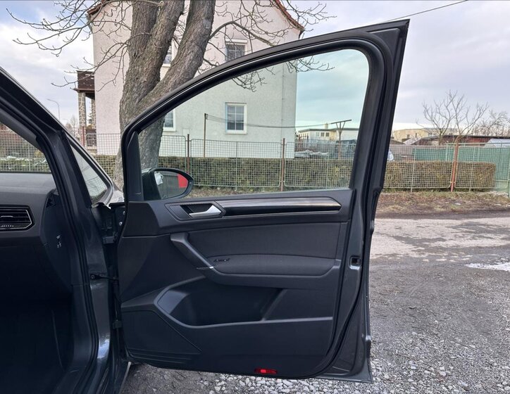 Volkswagen Touran MPV 2,0 l 110 kw