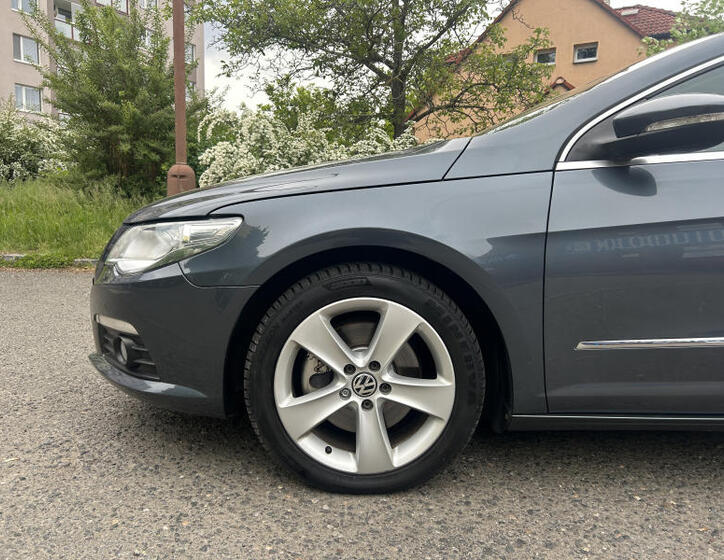 Volkswagen Passat CC 11