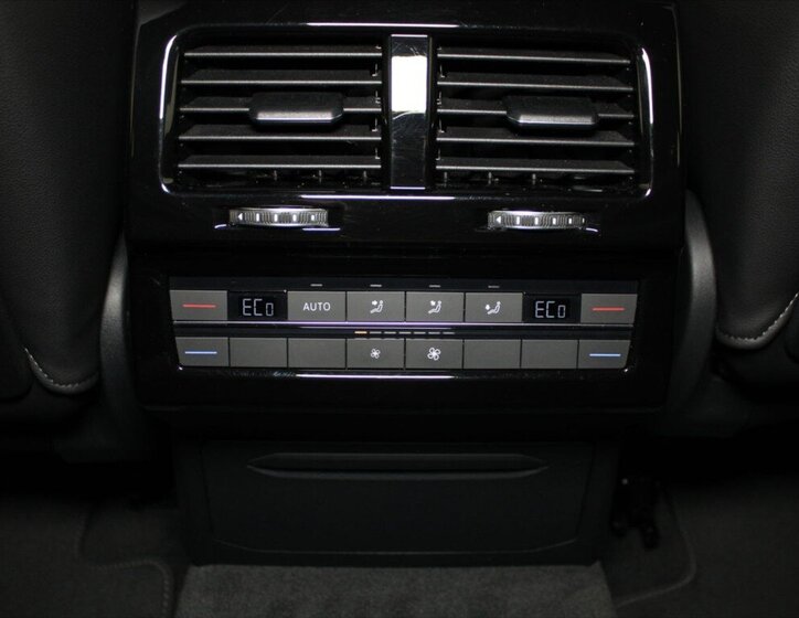 Volkswagen Touareg SUV / Terénní 3,0 l 210 kw