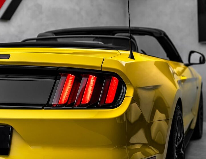 Ford Mustang 12