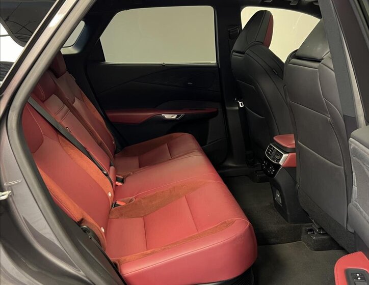 Lexus RX 500h 9