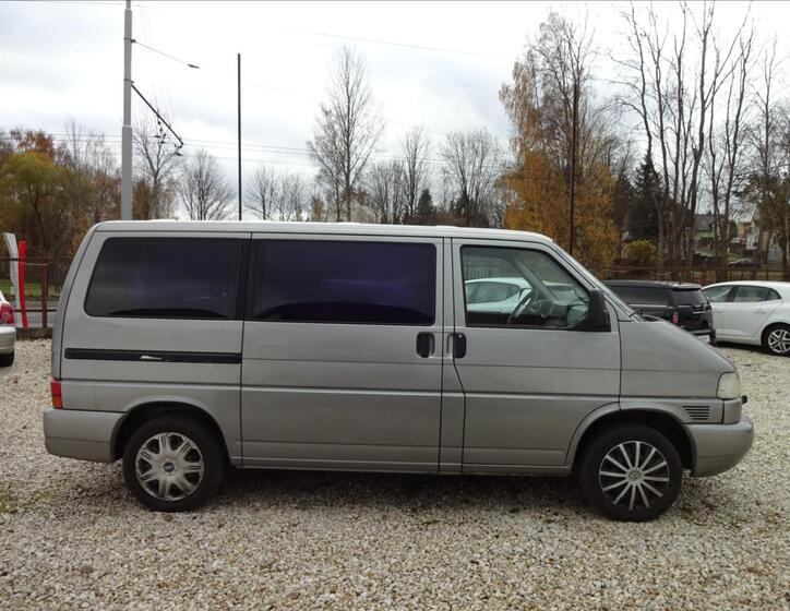 Volkswagen Caravelle 8