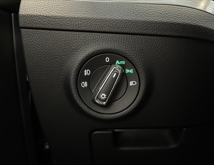 Škoda Superb Liftback 1,4 l 160 kw