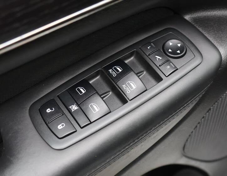 Jeep Grand Cherokee 16