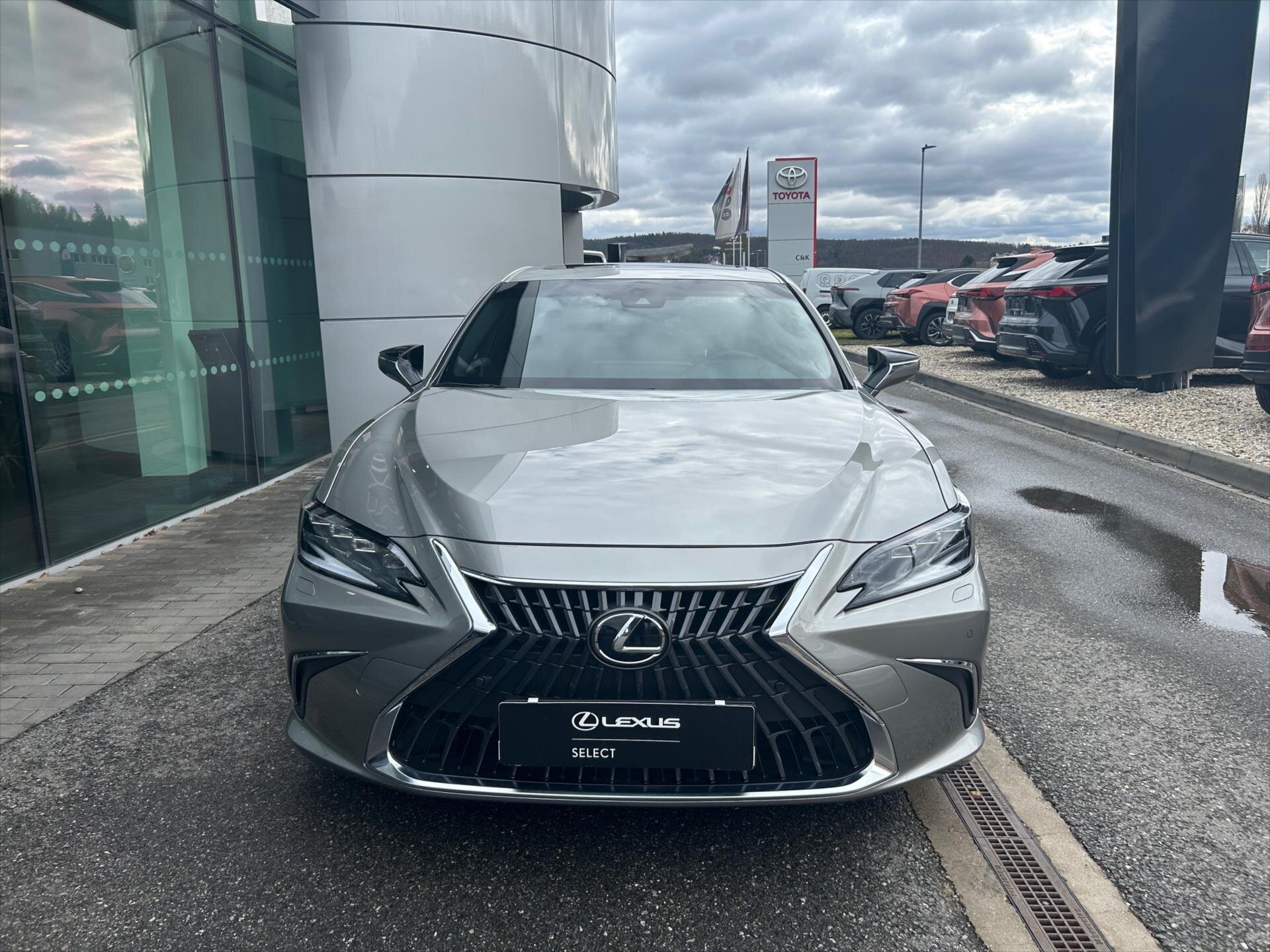 Lexus ES 300h Sedan 2,5 l 160 kw