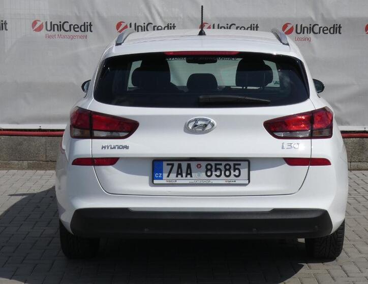 Hyundai i30 4
