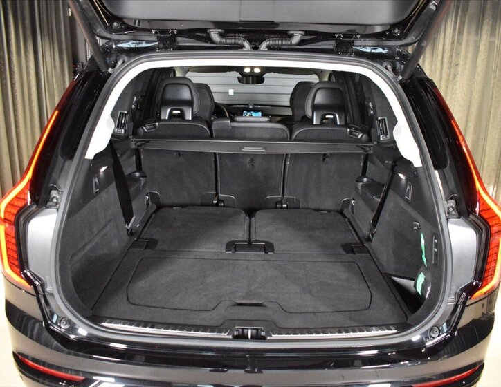 Volvo XC90 SUV / Terénní 2,0 l 228 kw