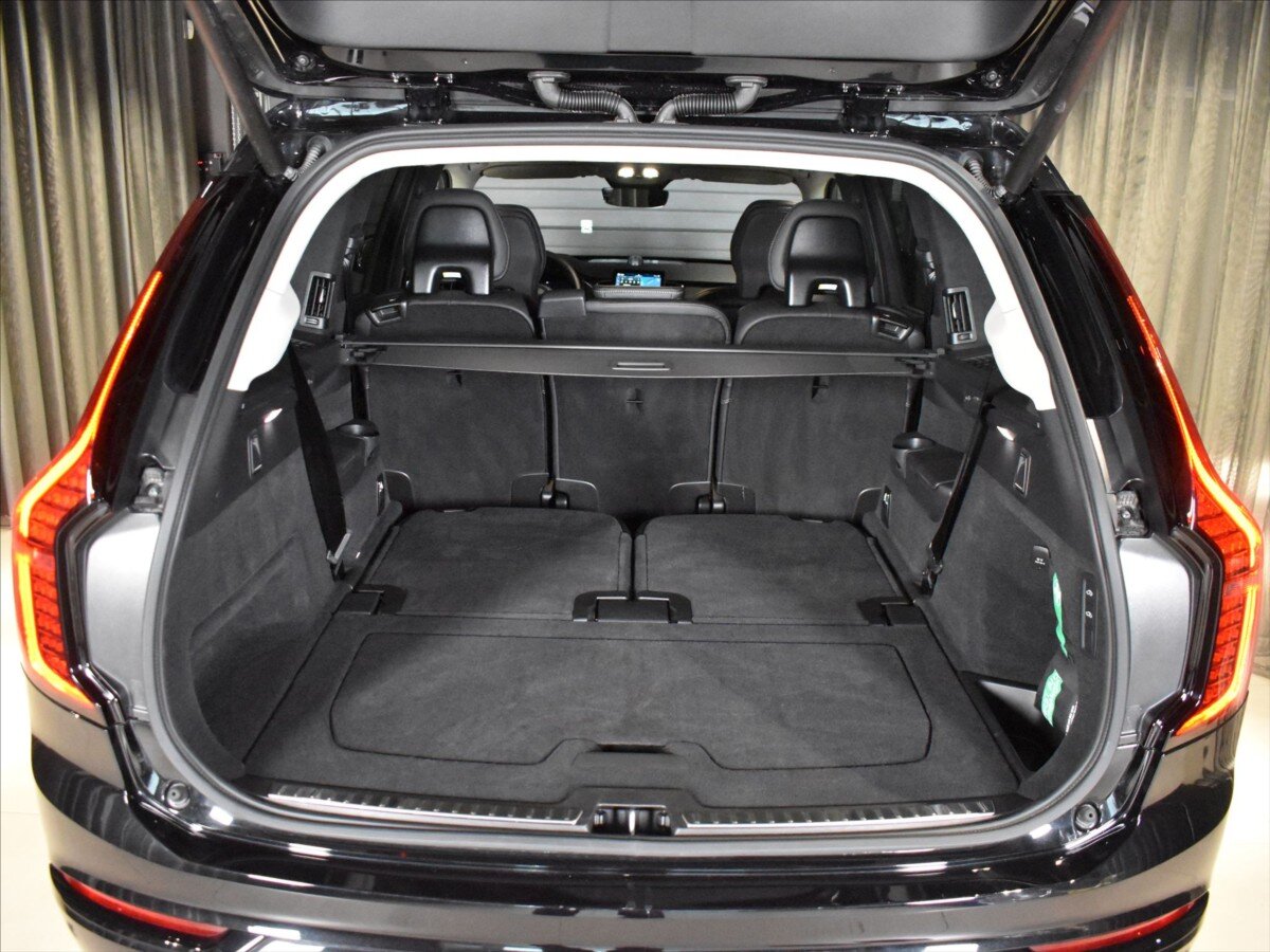 Volvo XC90 SUV / Terénní 2,0 l 228 kw