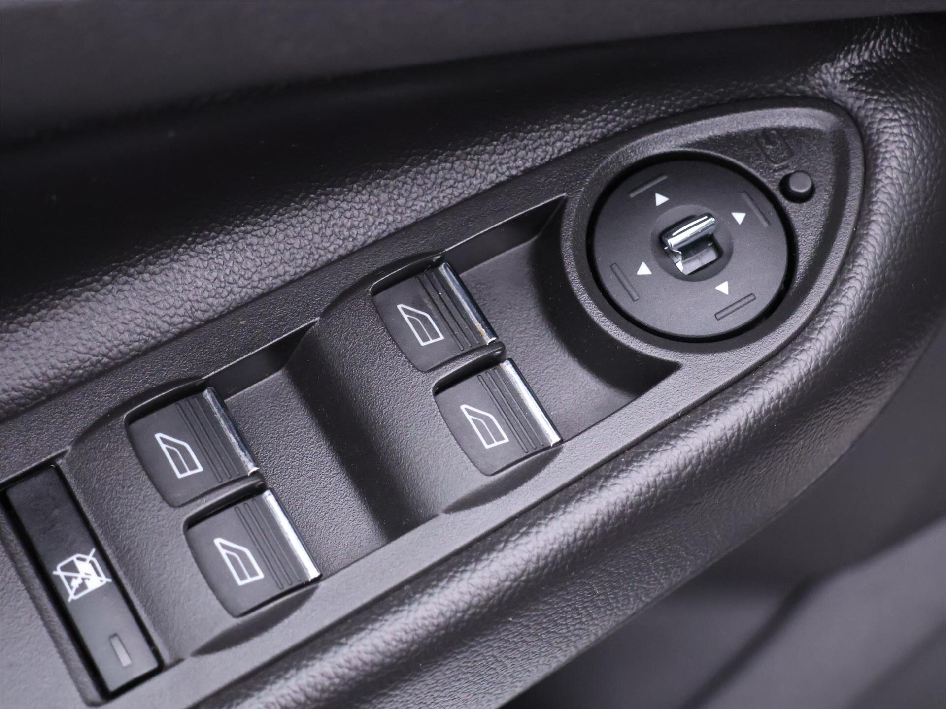 Ford Kuga SUV / Terénní 2,0 l 103 kw