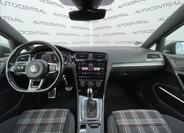 Volkswagen Golf 21