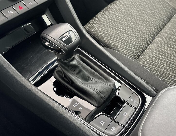 Škoda Karoq SUV / Terénní 1,5 l 110 kw