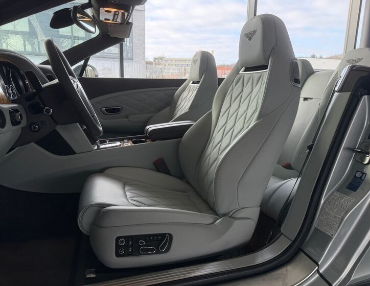 Bentley Continental GTC Kabriolet 4,0 l 373 kw