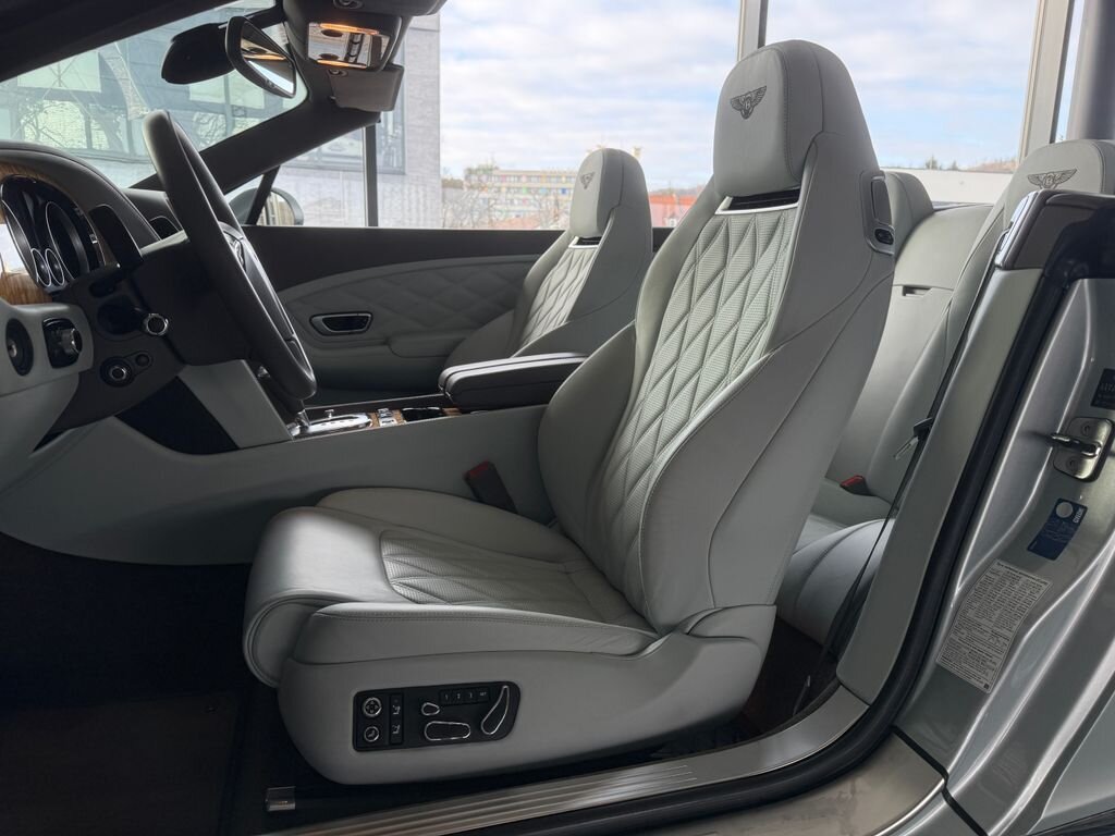 Bentley Continental GTC Kabriolet 4,0 l 373 kw