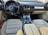 Volkswagen Touareg SUV / Terénní 4,1 l 250 kw