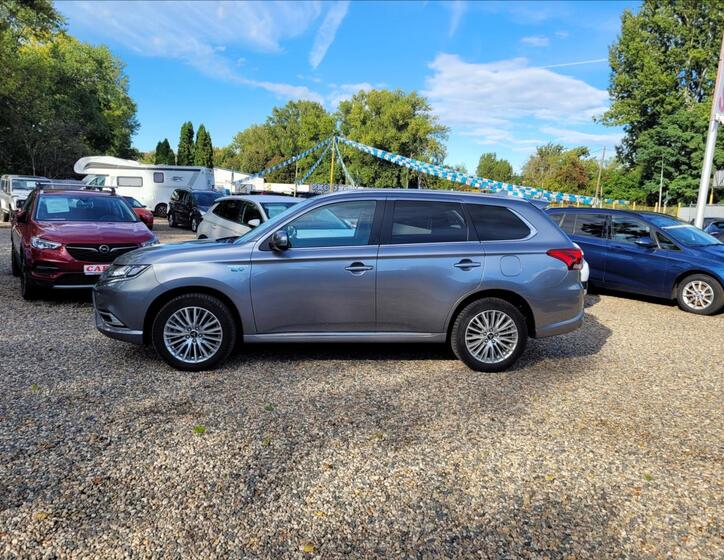 Mitsubishi Outlander 3
