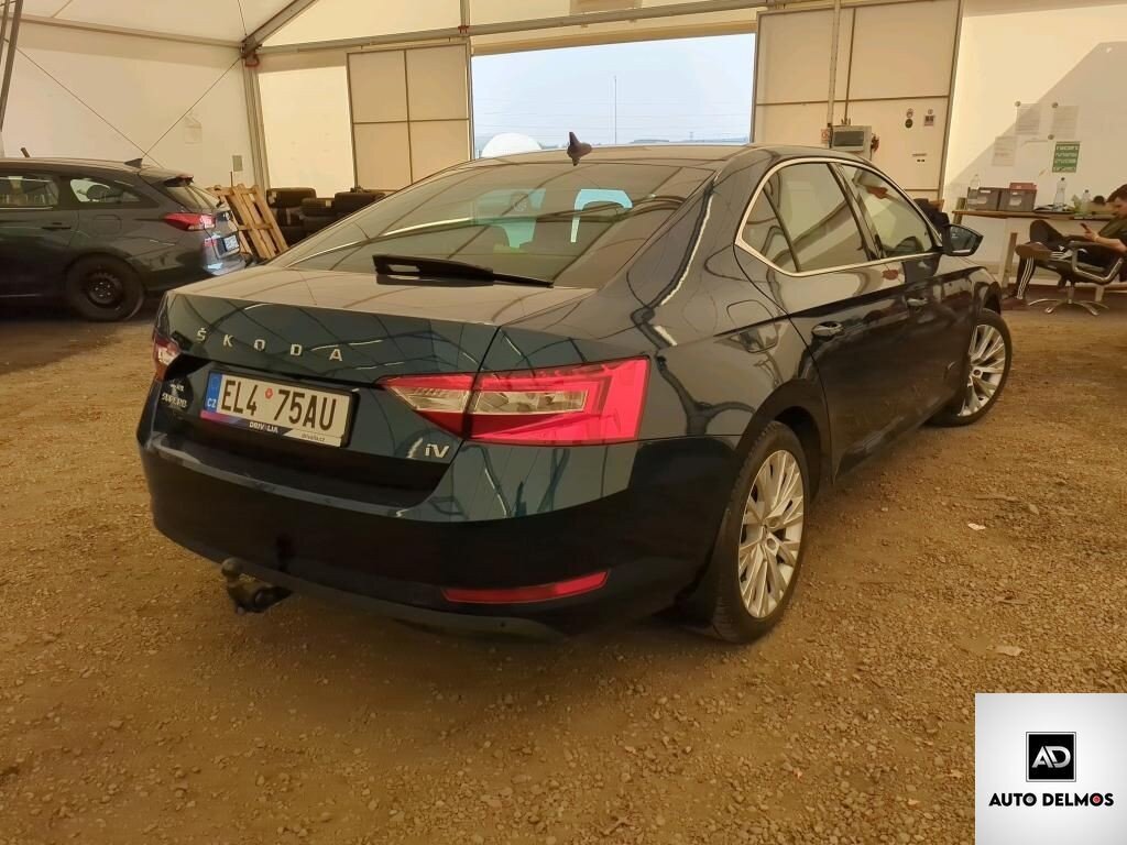 Škoda Superb Sedan / Limuzína 1,4 l 160 kw
