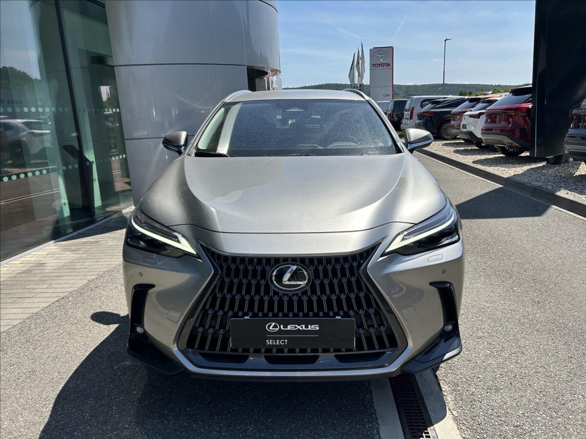 Lexus NX 450h+ SUV / Terénní 2,5 l 227 kw