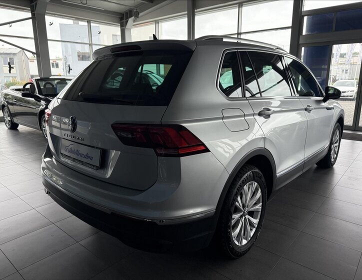 Volkswagen Tiguan 6