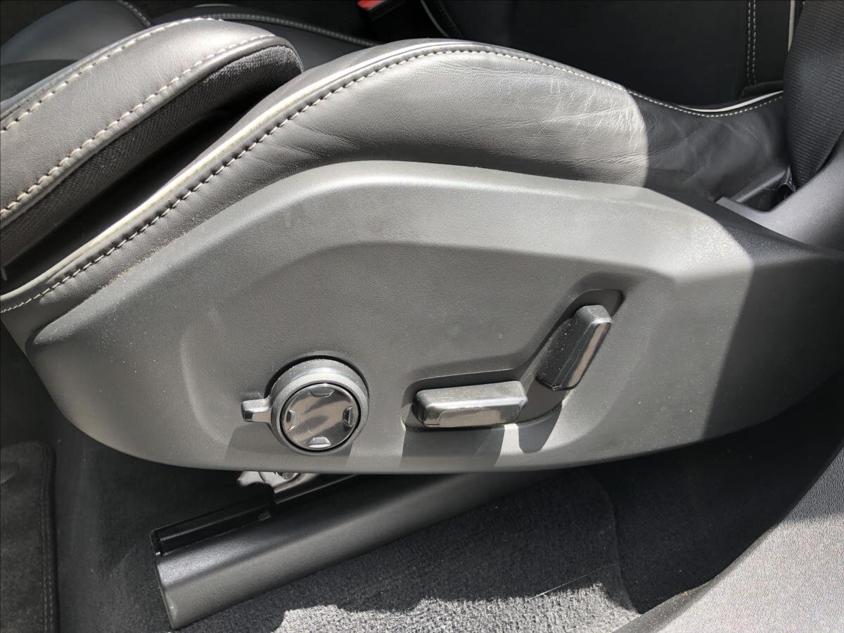 Volvo XC90 SUV / Terénní 2,0 l 173 kw