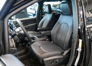 Chrysler Pacifica 15