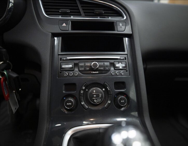 Peugeot 5008 MPV 1,6 l 88 kw