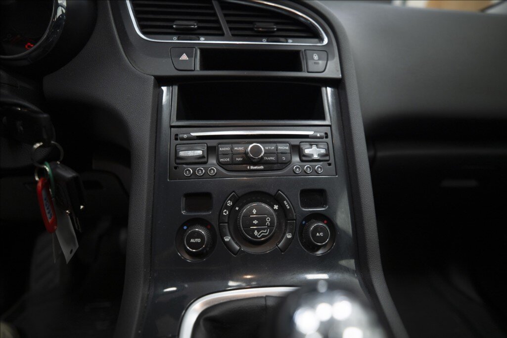 Peugeot 5008 MPV 1,6 l 88 kw