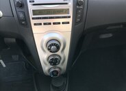 Toyota Yaris Hatchback 998,0 51 kw