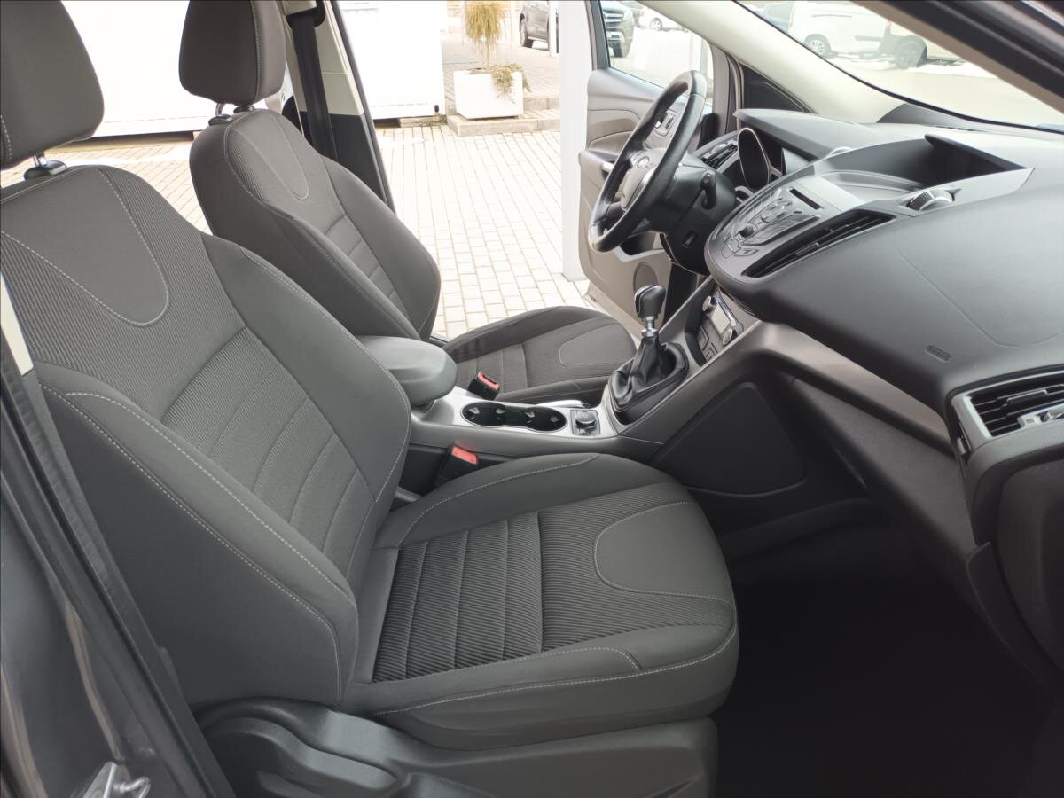 Ford Kuga SUV 1,6 l 110 kw