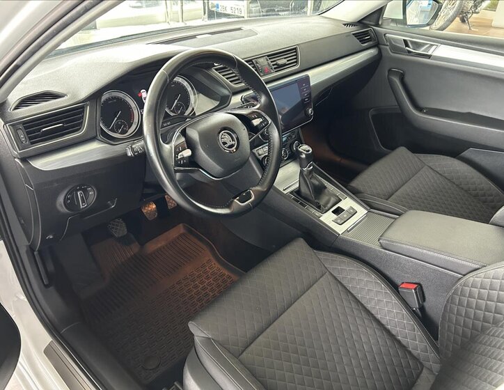 Škoda Superb Sedan / Limuzína 2,0 l 110 kw