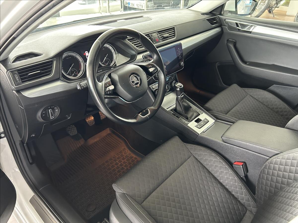 Škoda Superb Sedan / Limuzína 2,0 l 110 kw
