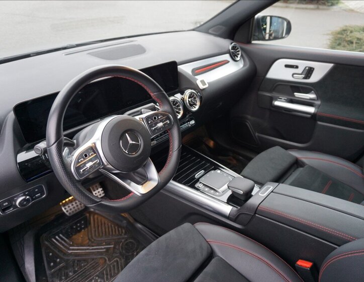 Mercedes-Benz GLA SUV 2,0 l 165 kw