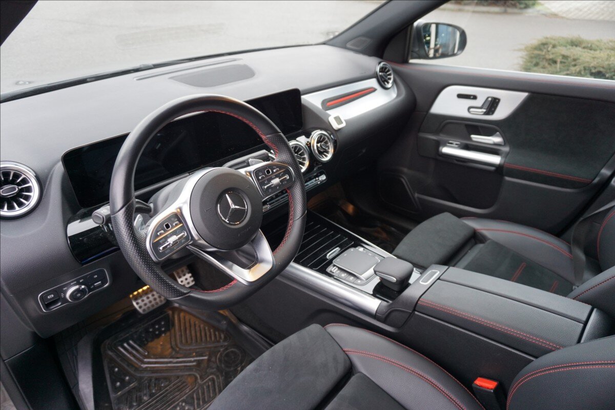 Mercedes-Benz GLA SUV 2,0 l 165 kw