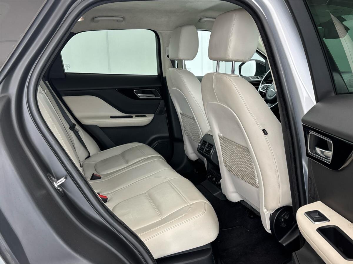 Jaguar F-Pace SUV / Terénní 2,0 l 132 kw