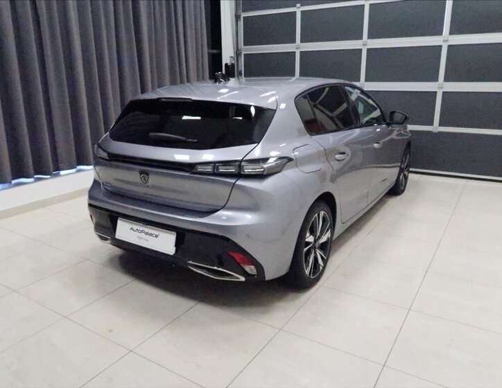 Peugeot 308 Hatchback 1,2 l 96 kw