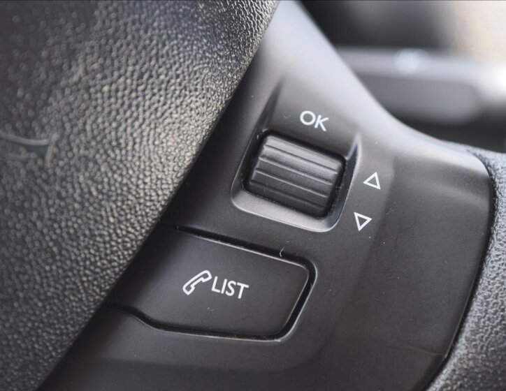 Peugeot 208 Hatchback 1,4 l 50 kw