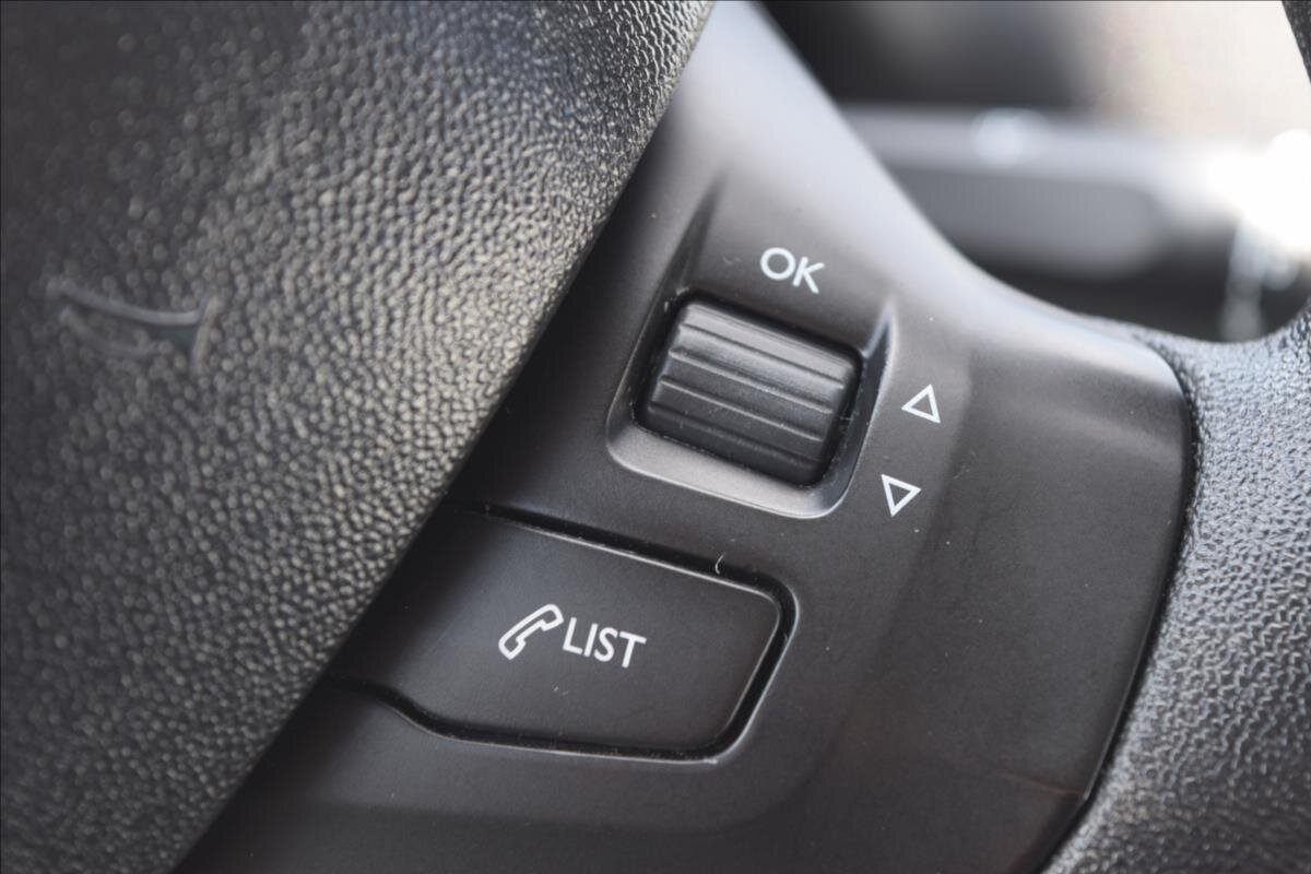 Peugeot 208 Hatchback 1,4 l 50 kw