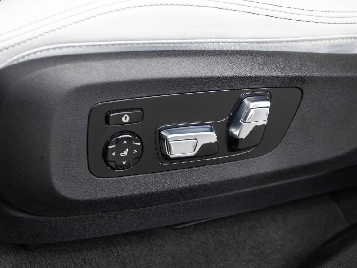 BMW X5 SUV 3,0 l 360 kw