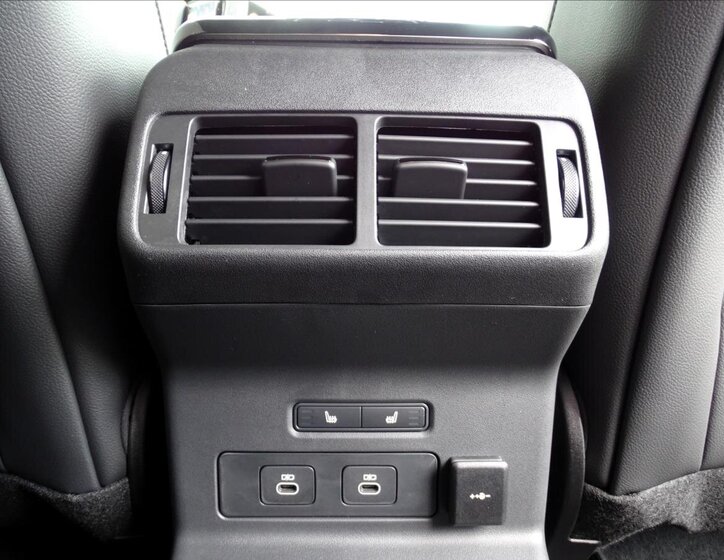 Land Rover Range Rover Velar SUV / Terénní 2,0 l 150 kw