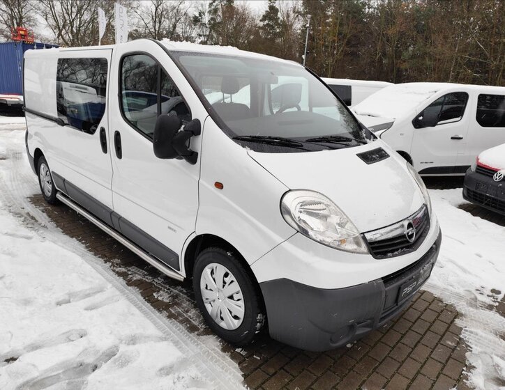 Opel Vivaro 8