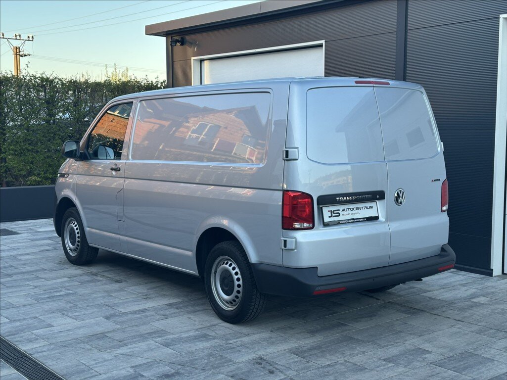 Volkswagen Transporter Skříň 2,0 l 110 kw