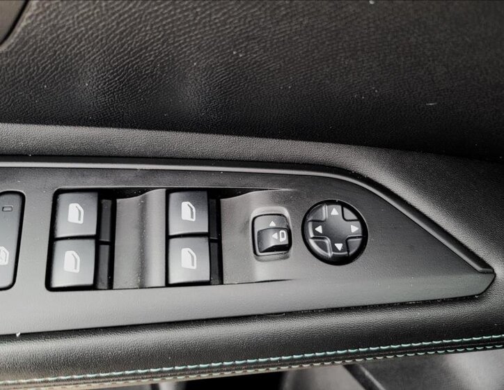 Peugeot 3008 SUV / Terénní 1,5 l 96 kw