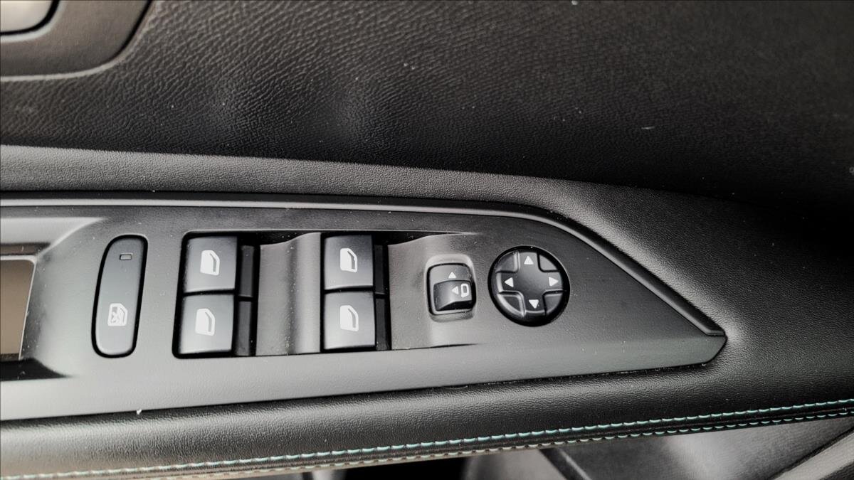 Peugeot 3008 SUV / Terénní 1,5 l 96 kw