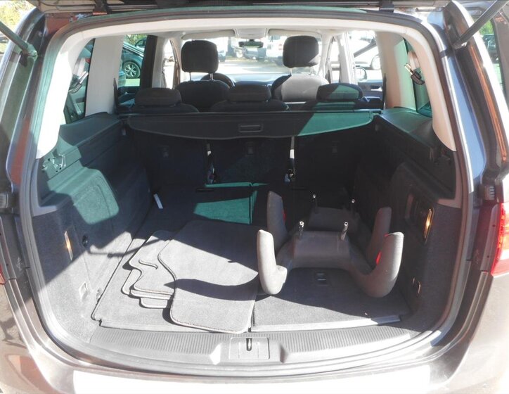 Volkswagen Sharan Kombi 2,0 l 110 kw