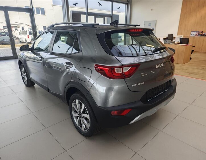 KIA Stonic CUV / Crossover 1,2 l 57 kw