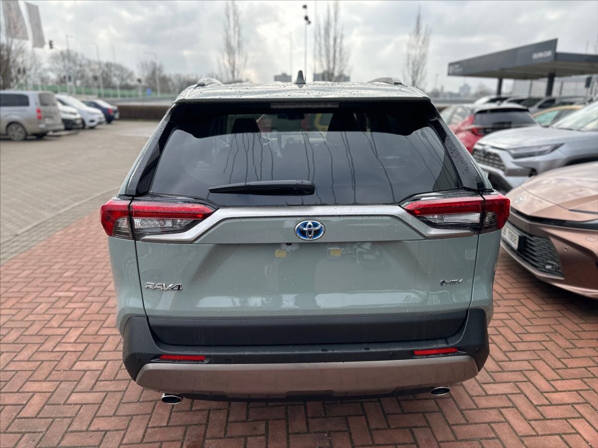 Toyota RAV4 SUV / Terénní 2,5 l 131 kw